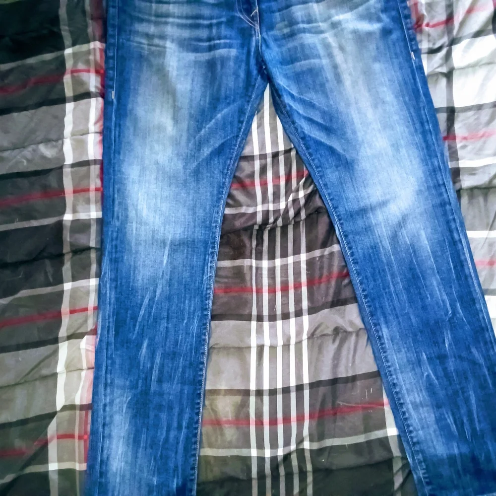 TRUE RELIGION JEANS